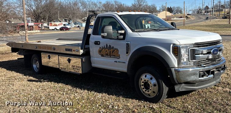 image for item DU6956 2019 Ford F550 Super Duty rollback truck
