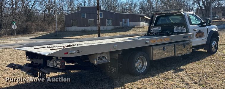 image for item DU6956 2019 Ford F550 Super Duty rollback truck