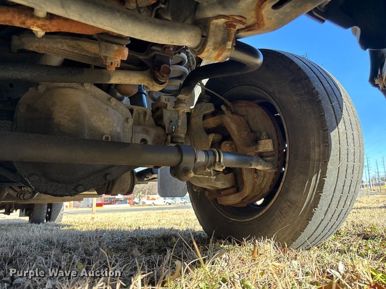 image for item DU6956 2019 Ford F550 Super Duty rollback truck