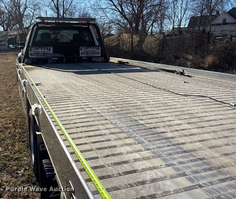 image for item DU6956 2019 Ford F550 Super Duty rollback truck