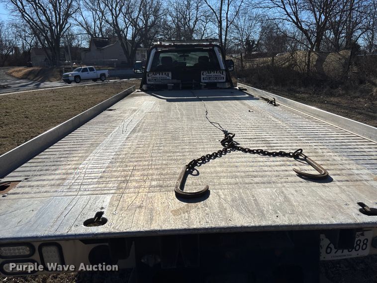 image for item DU6956 2019 Ford F550 Super Duty rollback truck