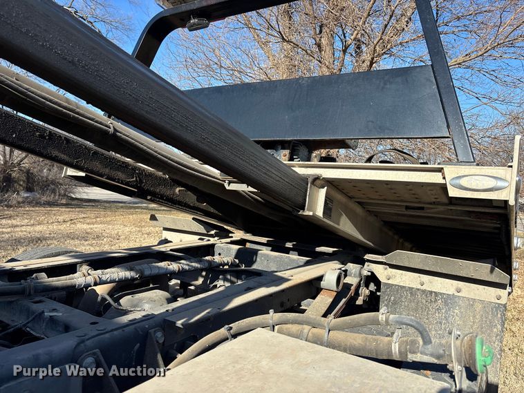 image for item DU6956 2019 Ford F550 Super Duty rollback truck