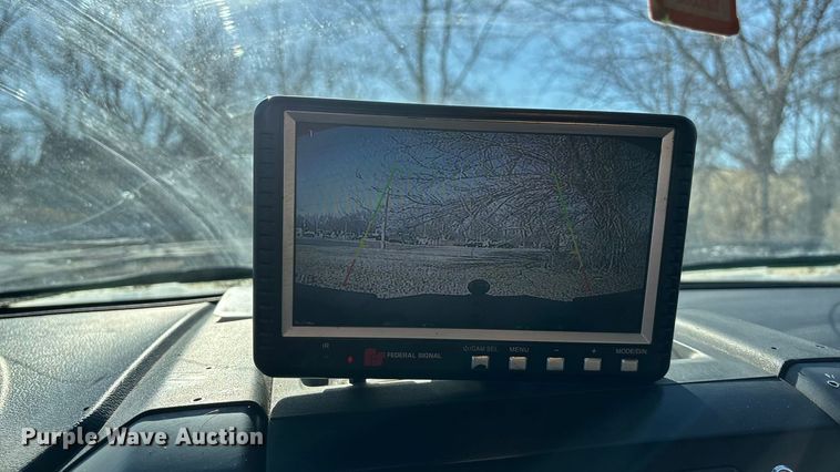 image for item DU6956 2019 Ford F550 Super Duty rollback truck