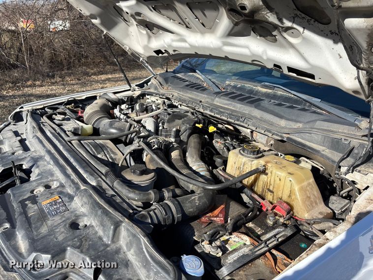 image for item DU6956 2019 Ford F550 Super Duty rollback truck