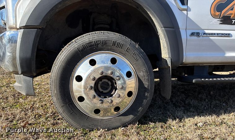 image for item DU6956 2019 Ford F550 Super Duty rollback truck