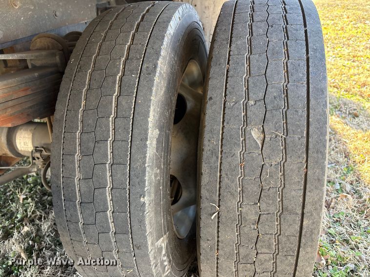 image for item DU6956 2019 Ford F550 Super Duty rollback truck