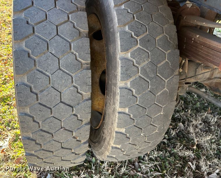 image for item DU6956 2019 Ford F550 Super Duty rollback truck