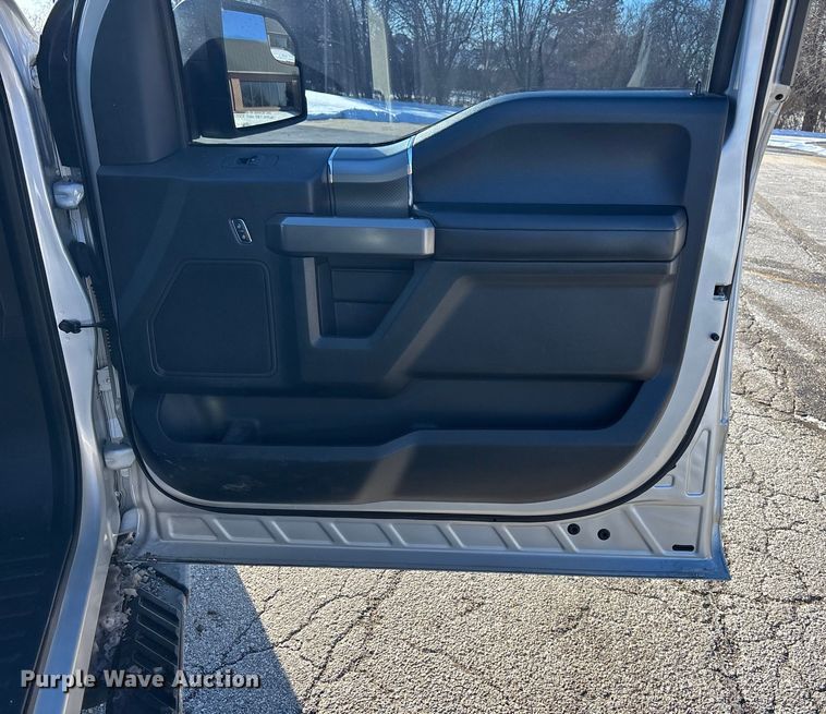 image for item DU6964 2016 Ford F150 Crew Cab pickup truck