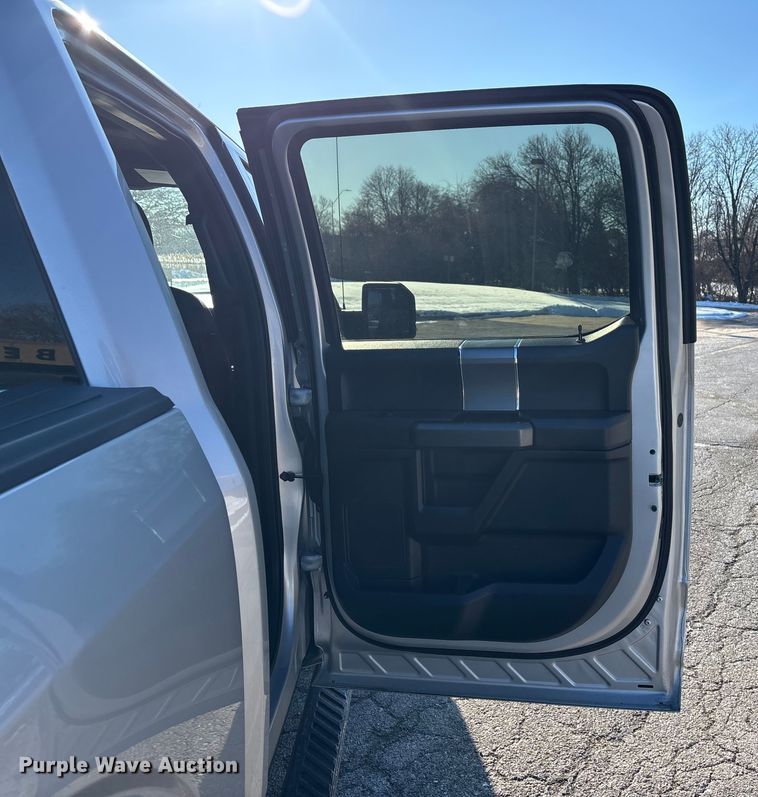 image for item DU6964 2016 Ford F150 Crew Cab pickup truck