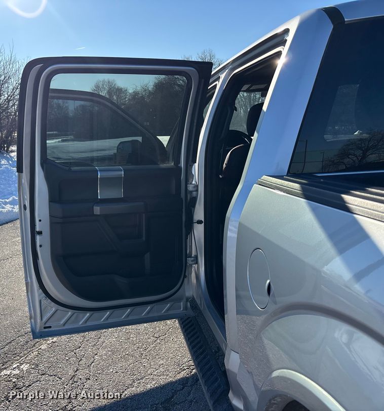 image for item DU6964 2016 Ford F150 Crew Cab pickup truck