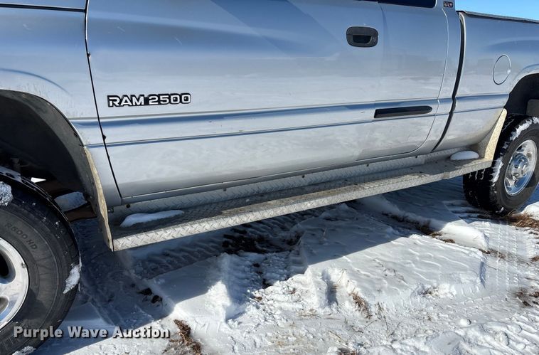 image for item DU6976 2001 Dodge Ram 2500 Ext. Cab pickup truck