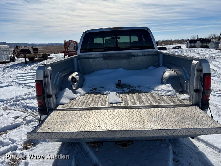 image for item DU6976 2001 Dodge Ram 2500 Ext. Cab pickup truck