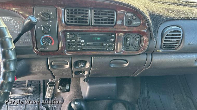 image for item DU6976 2001 Dodge Ram 2500 Ext. Cab pickup truck