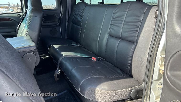 image for item DU6976 2001 Dodge Ram 2500 Ext. Cab pickup truck