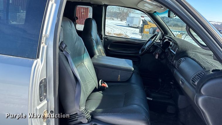 image for item DU6976 2001 Dodge Ram 2500 Ext. Cab pickup truck