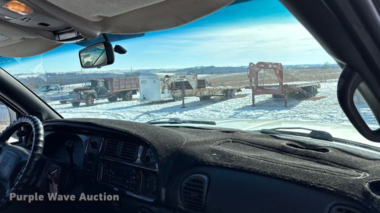 image for item DU6976 2001 Dodge Ram 2500 Ext. Cab pickup truck