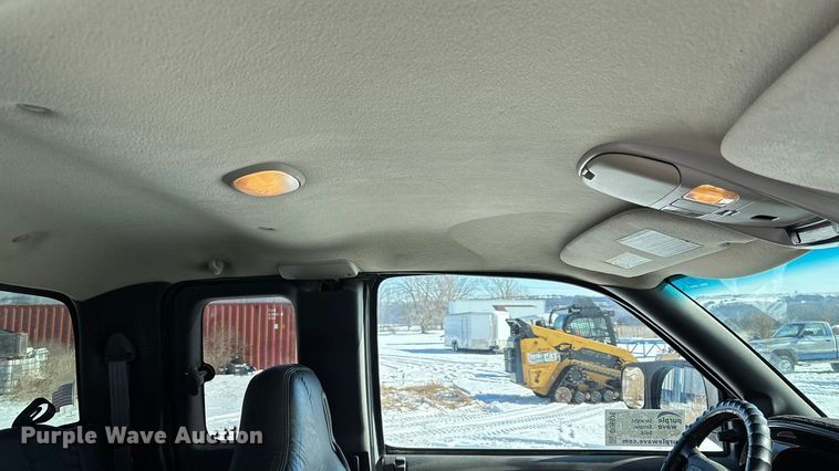 image for item DU6976 2001 Dodge Ram 2500 Ext. Cab pickup truck