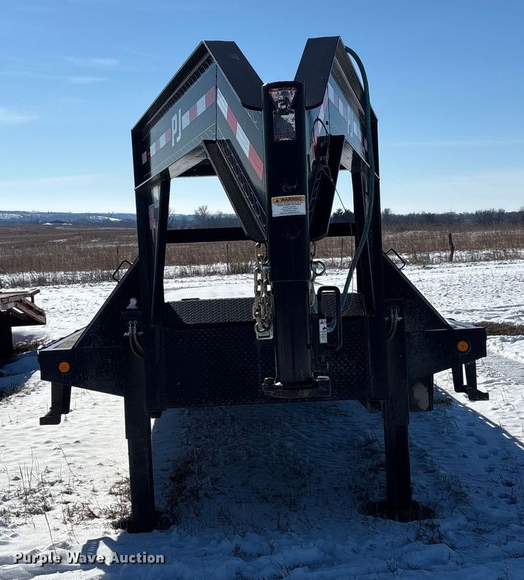 image for item DU6980 2019 PJ LD302 equipment trailer