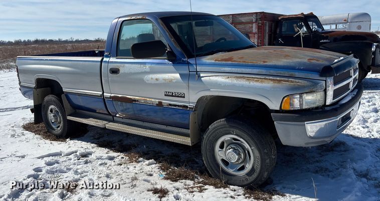 image for item DU6985 1995 Dodge Ram 2500 pickup truck