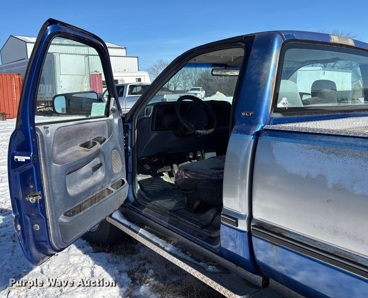 image for item DU6985 1995 Dodge Ram 2500 pickup truck