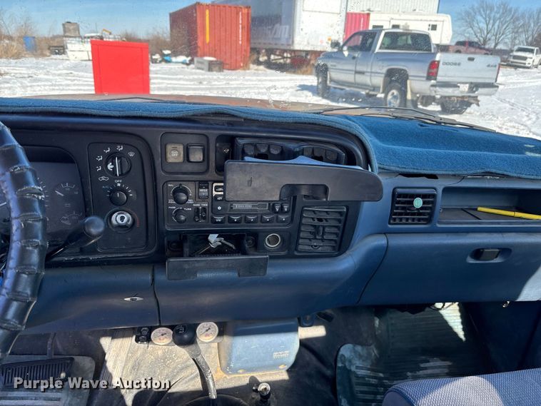 image for item DU6985 1995 Dodge Ram 2500 pickup truck