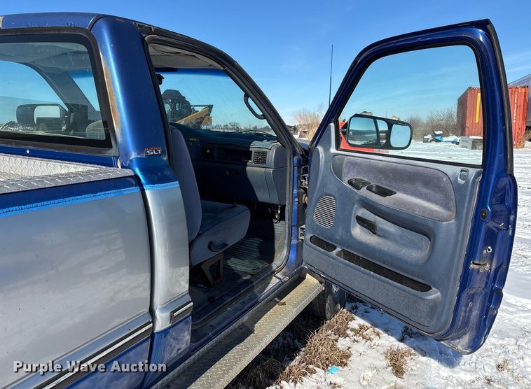 image for item DU6985 1995 Dodge Ram 2500 pickup truck