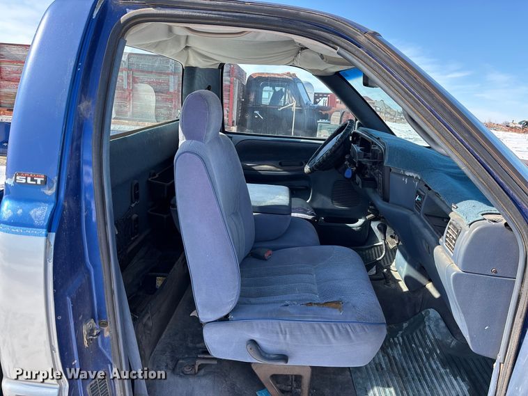 image for item DU6985 1995 Dodge Ram 2500 pickup truck