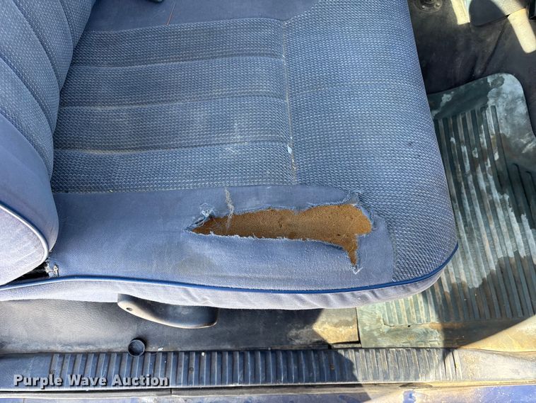 image for item DU6985 1995 Dodge Ram 2500 pickup truck