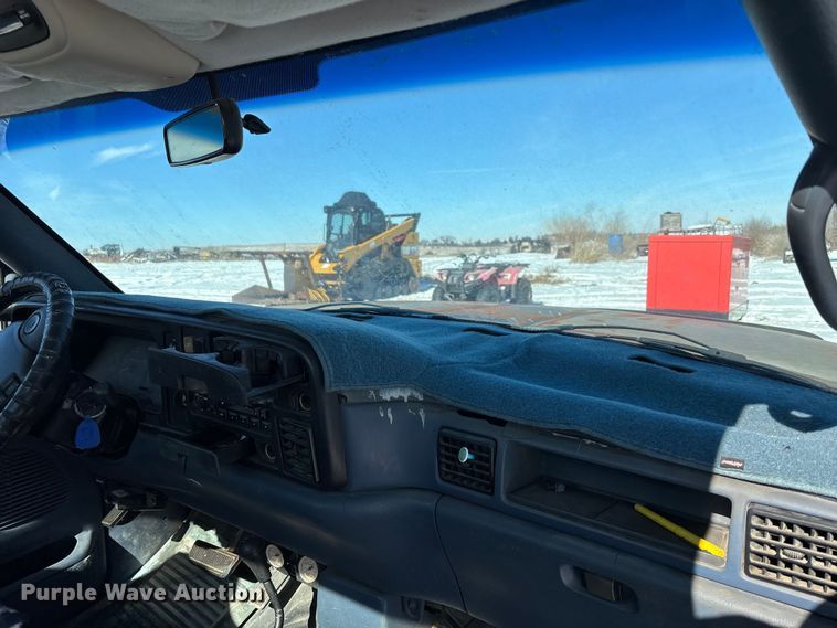 image for item DU6985 1995 Dodge Ram 2500 pickup truck