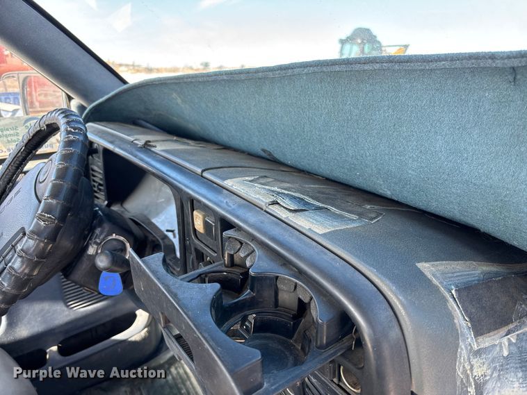 image for item DU6985 1995 Dodge Ram 2500 pickup truck