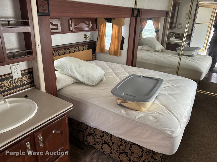 image for item DU6990 2003 Kit Millennium camper