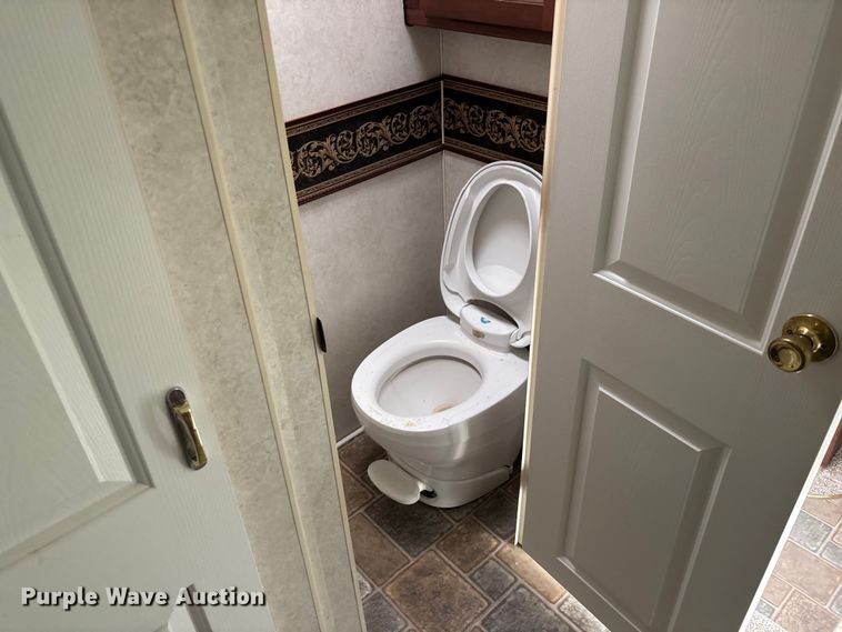 image for item DU6990 2003 Kit Millennium camper