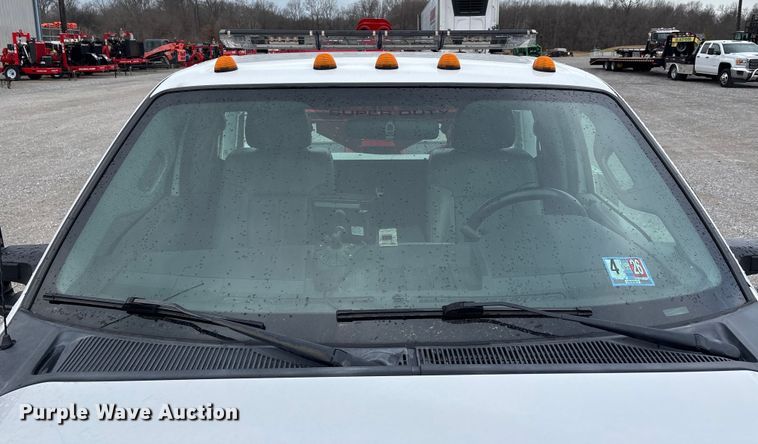 image for item DW7443 2012 Ford F550 XL Super Duty tow truck