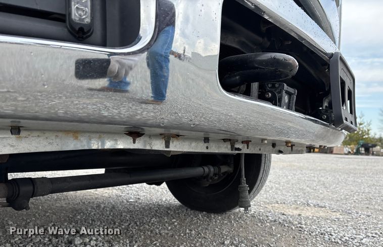 image for item DW7443 2012 Ford F550 XL Super Duty tow truck