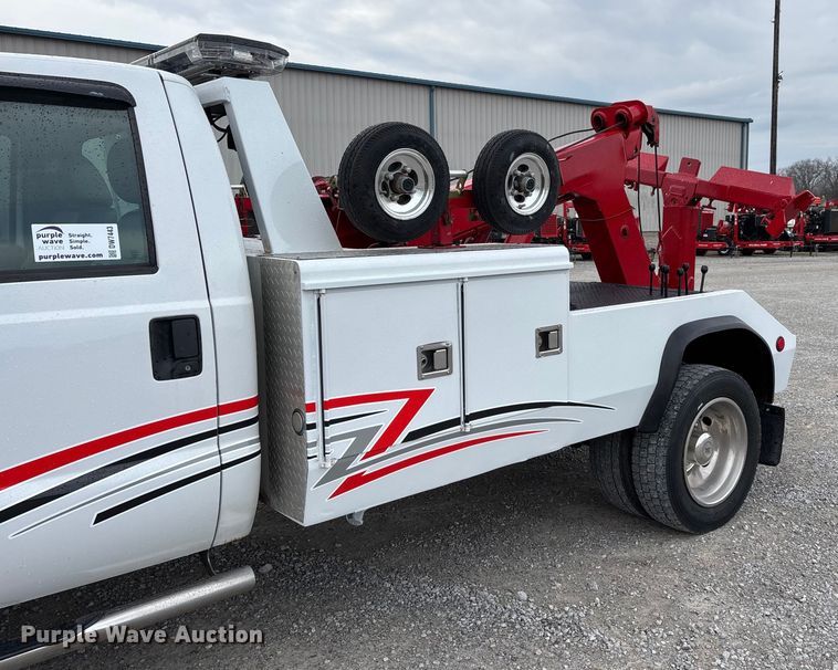 image for item DW7443 2012 Ford F550 XL Super Duty tow truck