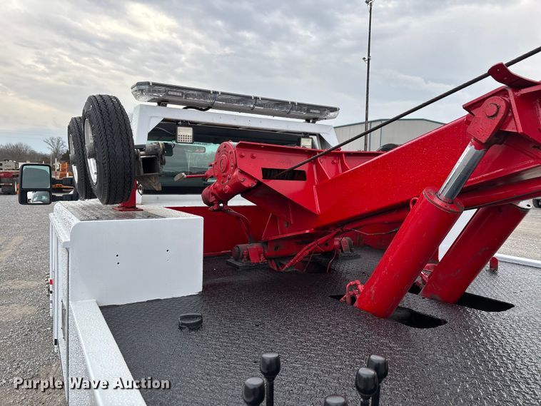 image for item DW7443 2012 Ford F550 XL Super Duty tow truck