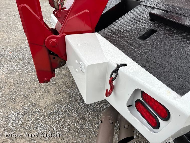 image for item DW7443 2012 Ford F550 XL Super Duty tow truck