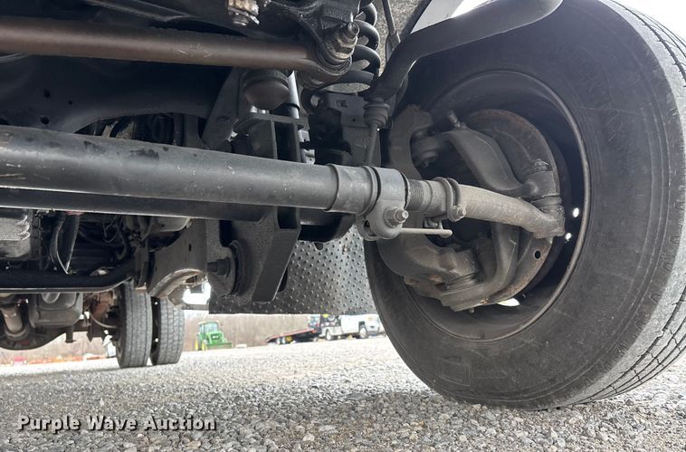 image for item DW7443 2012 Ford F550 XL Super Duty tow truck