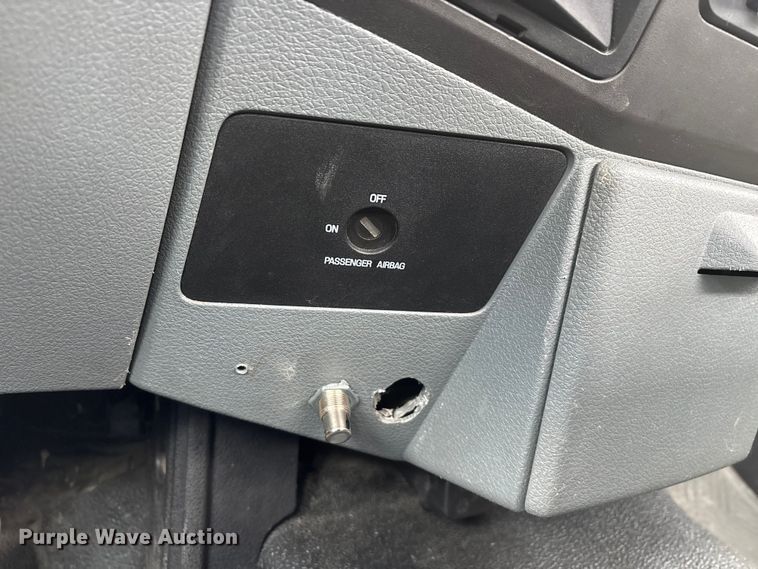 image for item DW7443 2012 Ford F550 XL Super Duty tow truck