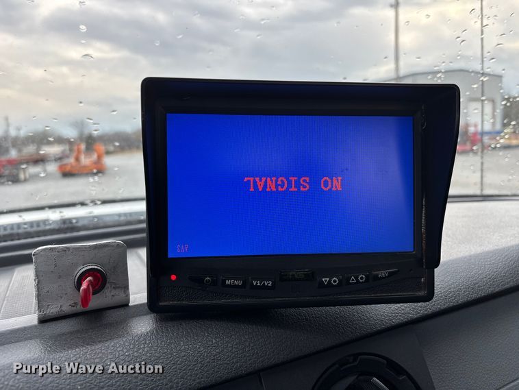 image for item DW7443 2012 Ford F550 XL Super Duty tow truck