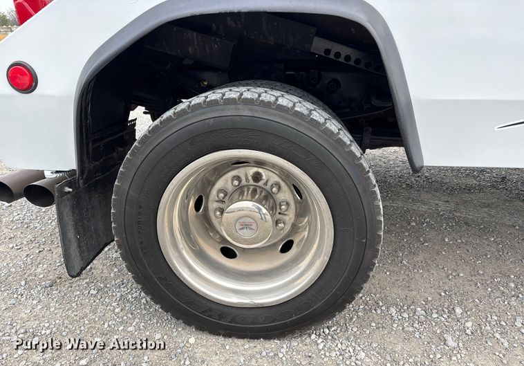 image for item DW7443 2012 Ford F550 XL Super Duty tow truck