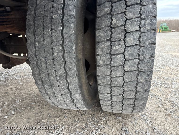 image for item DW7443 2012 Ford F550 XL Super Duty tow truck