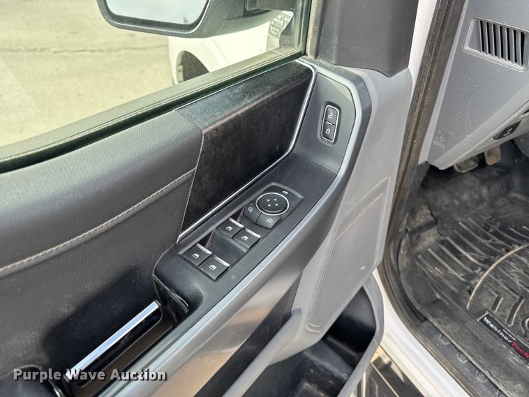 image for item EA2276 2021 Ford F150 Crew Cab pickup truck