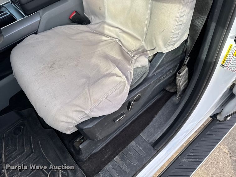 image for item EA2276 2021 Ford F150 Crew Cab pickup truck