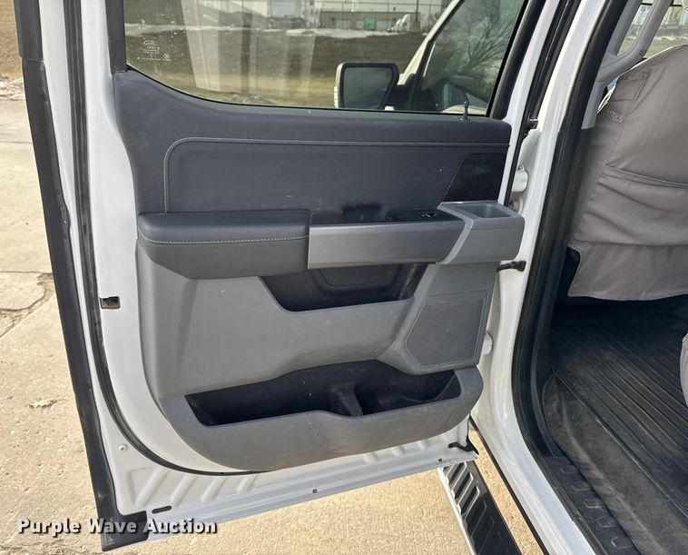 image for item EA2276 2021 Ford F150 Crew Cab pickup truck