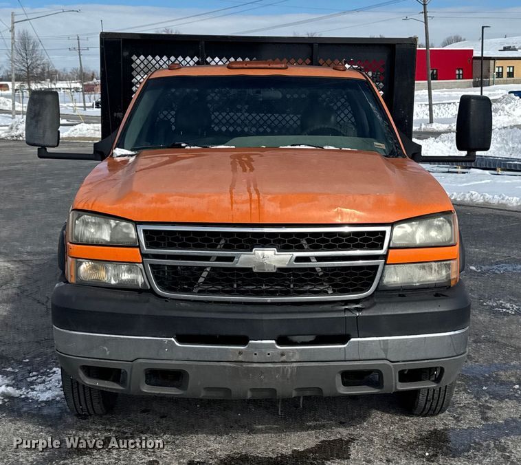 image for item EA2314 2007 Chevrolet Silverado 3500HD dump flatbed pickup truck