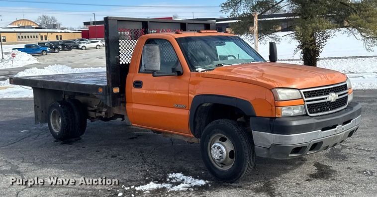 image for item EA2314 2007 Chevrolet Silverado 3500HD dump flatbed pickup truck
