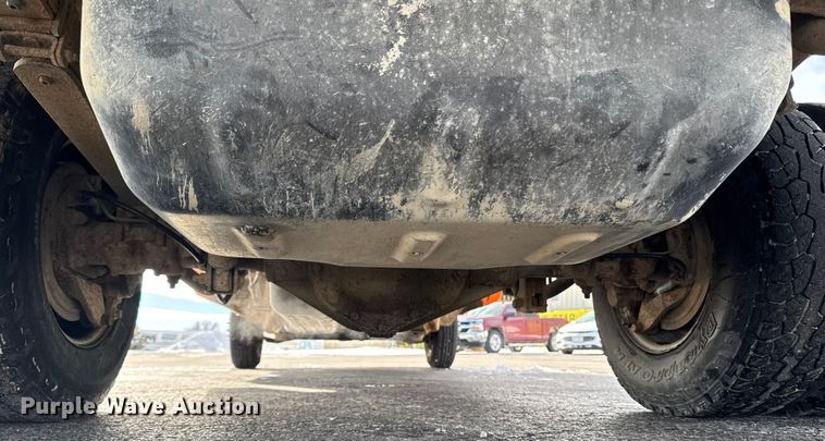 image for item EA2314 2007 Chevrolet Silverado 3500HD dump flatbed pickup truck