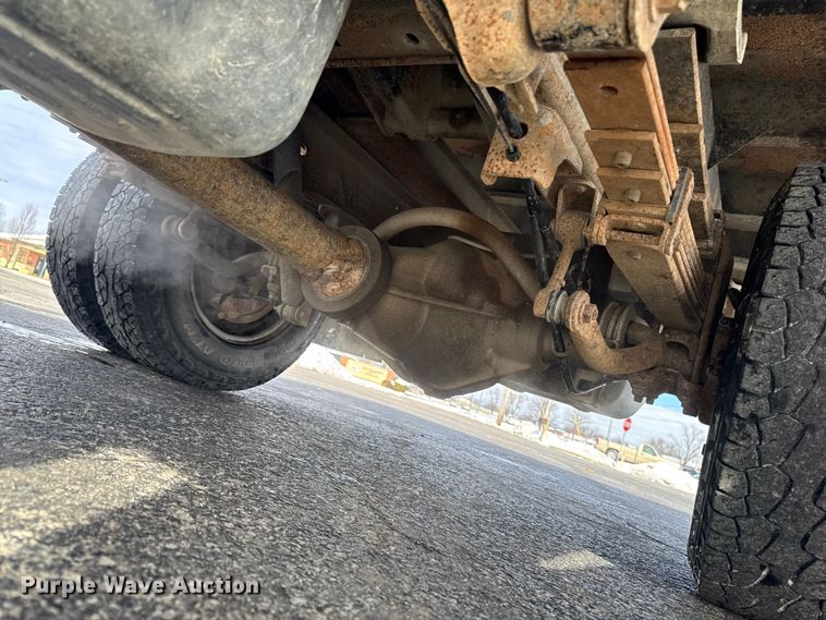 image for item EA2314 2007 Chevrolet Silverado 3500HD dump flatbed pickup truck