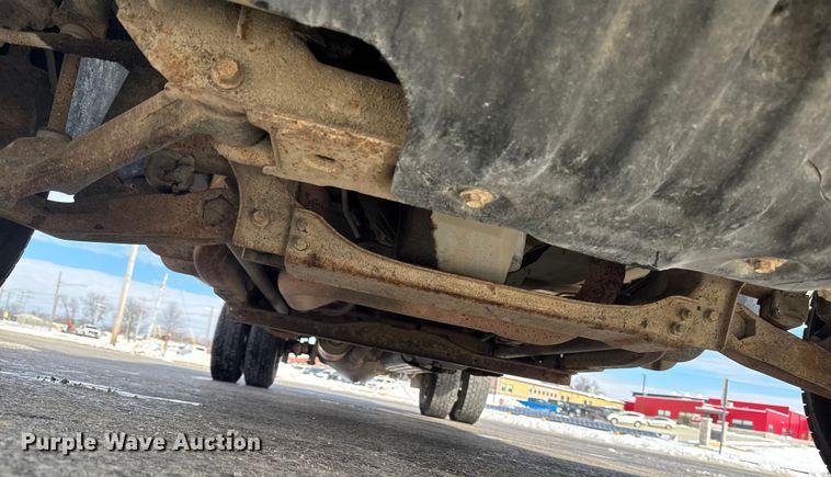 image for item EA2314 2007 Chevrolet Silverado 3500HD dump flatbed pickup truck